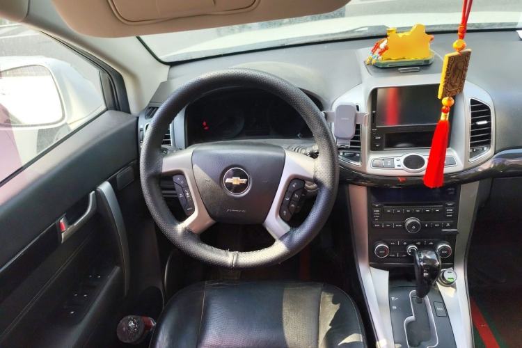 Used Chevrolet Captiva 2014 2.4L 4x4 Flagship Edition 7 Seats Steering Wheel