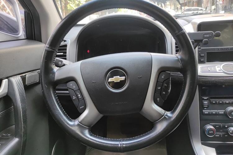 Used Chevrolet Captiva 2014 2.4L 4x4 Flagship Edition 7 Seats Steering Wheel