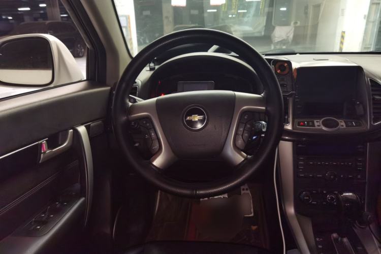 Used Chevrolet Captiva 2014 2.4L 4x4 Flagship Edition 7 Seats Steering Wheel