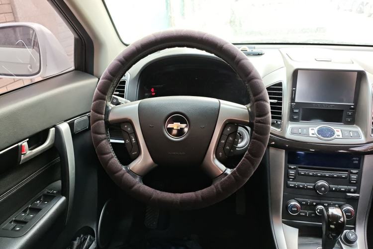 Used Chevrolet Captiva 2014 2.4L 4x4 Flagship Edition 7 Seats Steering Wheel