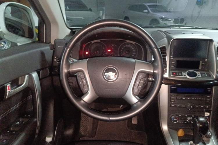 Used Chevrolet Captiva 2014 2.4L 4x4 Flagship Edition 7 Seats Steering Wheel