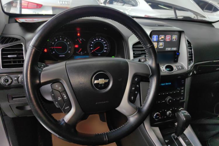 Used Chevrolet Captiva 2014 2.4L 4x4 Flagship Edition 7 Seats Steering Wheel