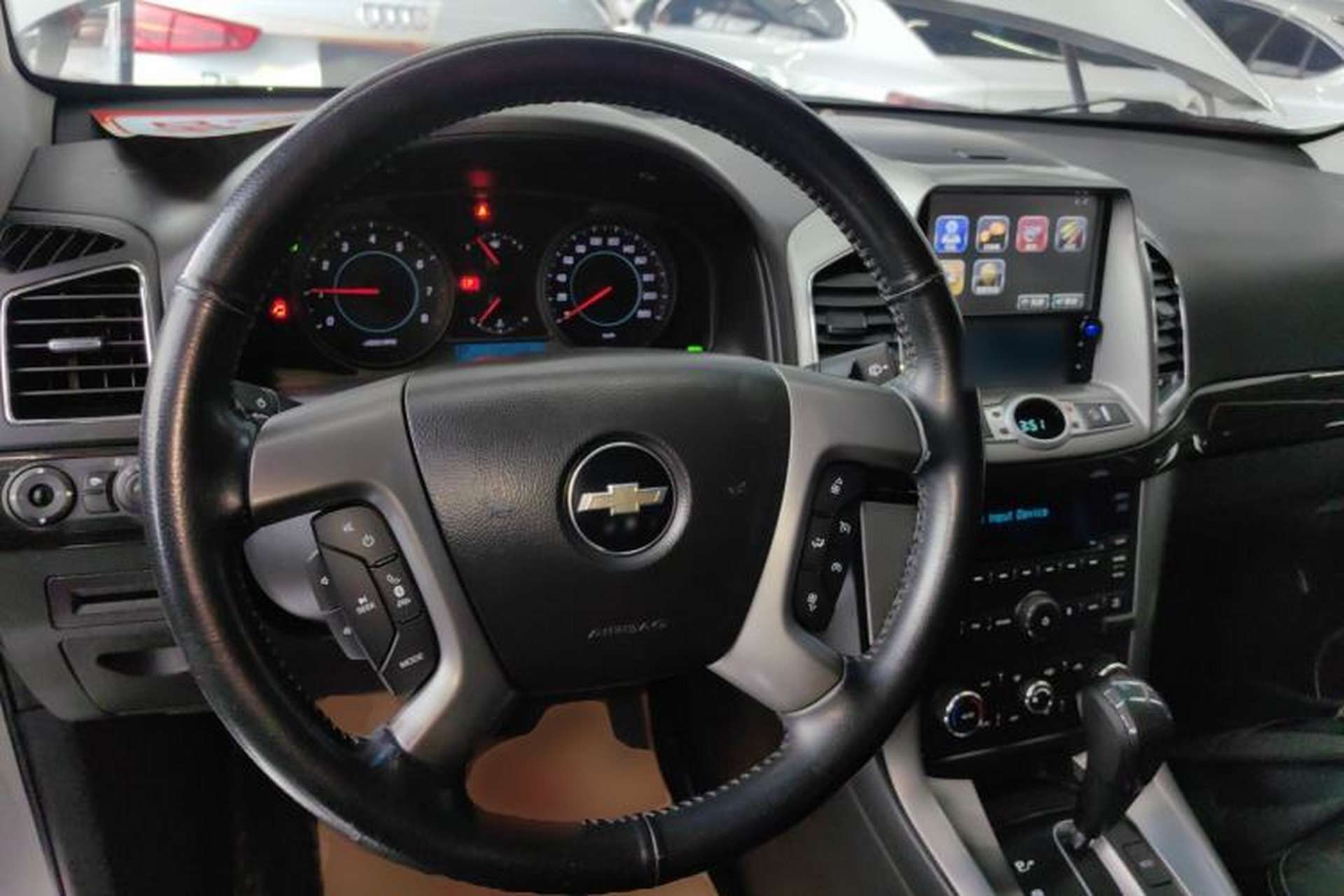 Used Chevrolet Captiva 2014 2.4L 4x4 Flagship Edition 7 Seats Steering Wheel