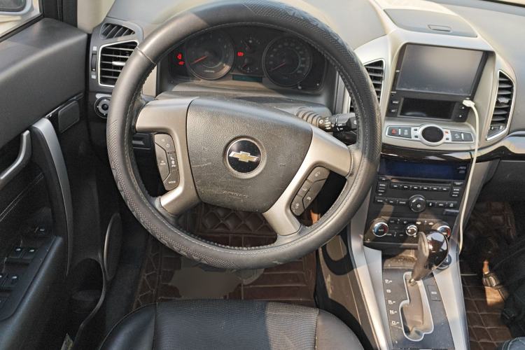 Used Chevrolet Captiva 2014 2.4L 4x4 Flagship Edition 7 Seats Steering Wheel