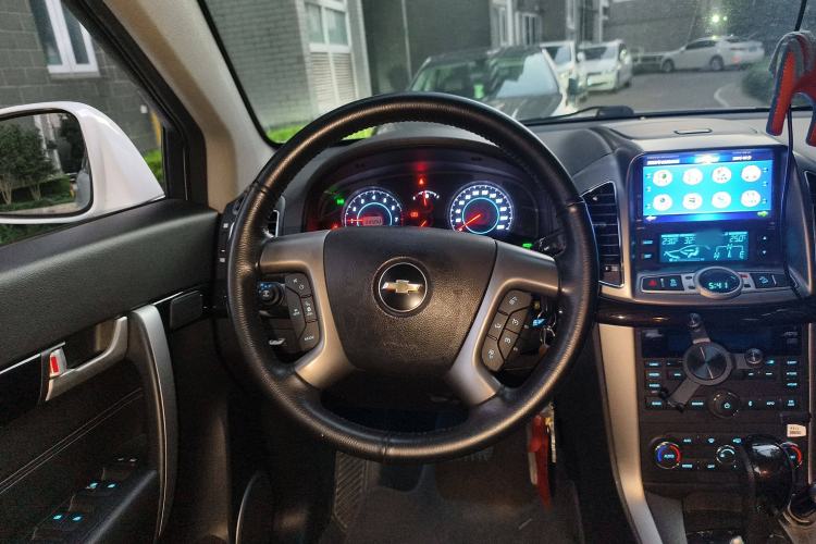 Used Chevrolet Captiva 2014 2.4L 4x4 Flagship Edition 7 Seats Steering Wheel