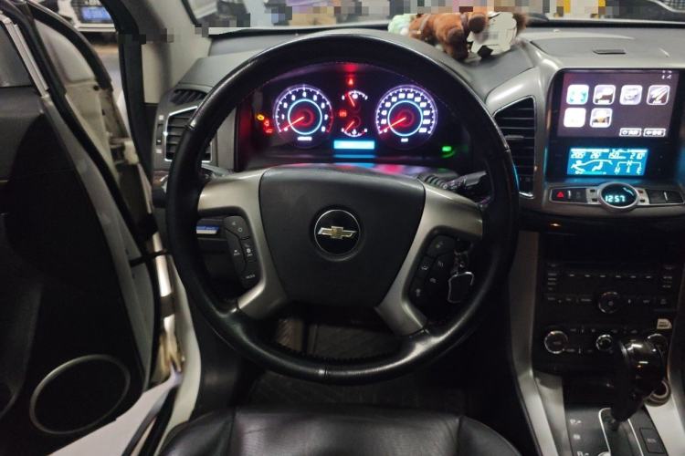 Used Chevrolet Captiva 2014 2.4L 4x4 Flagship Edition 7 Seats Steering Wheel