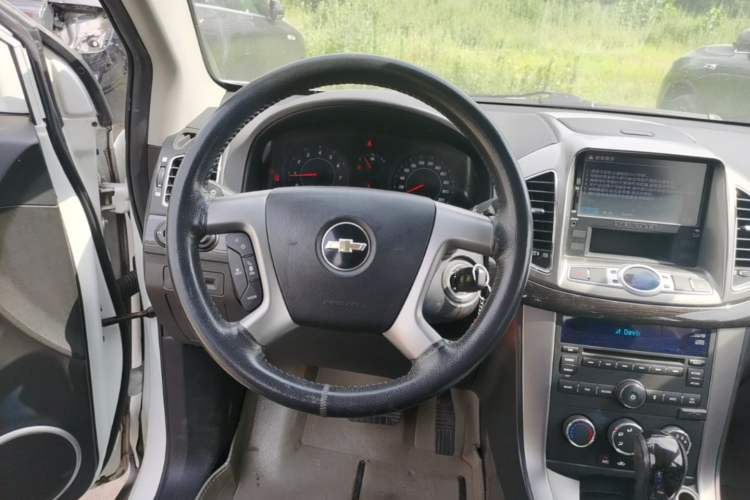 Used Chevrolet Captiva 2014 2.4L Two-Wheel Drive Urban Version 7 Seats Steering Wheel