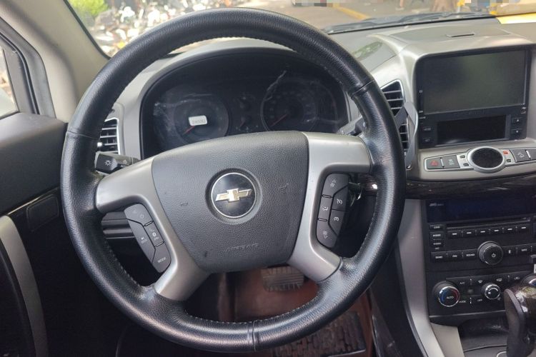 Used Chevrolet Captiva 2014 2.4L 4x4 Flagship Edition 7 Seats Steering Wheel