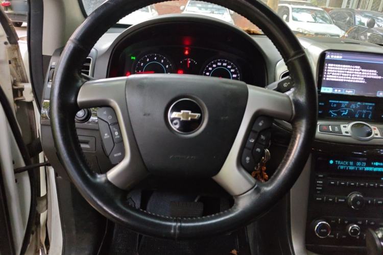 Used Chevrolet Captiva 2014 2.4L 4x4 Flagship Edition 7 Seats Steering Wheel