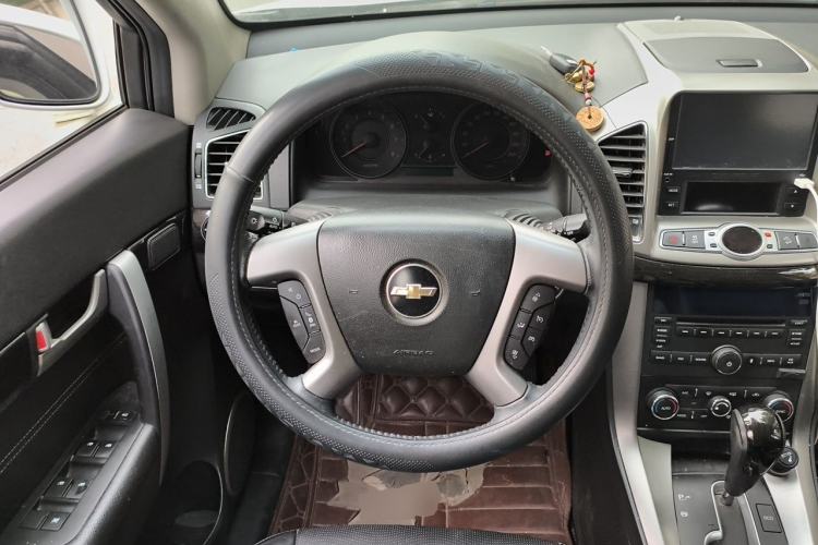 Used Chevrolet Captiva 2014 2.4L 4x4 Flagship Edition 7 Seats Steering Wheel