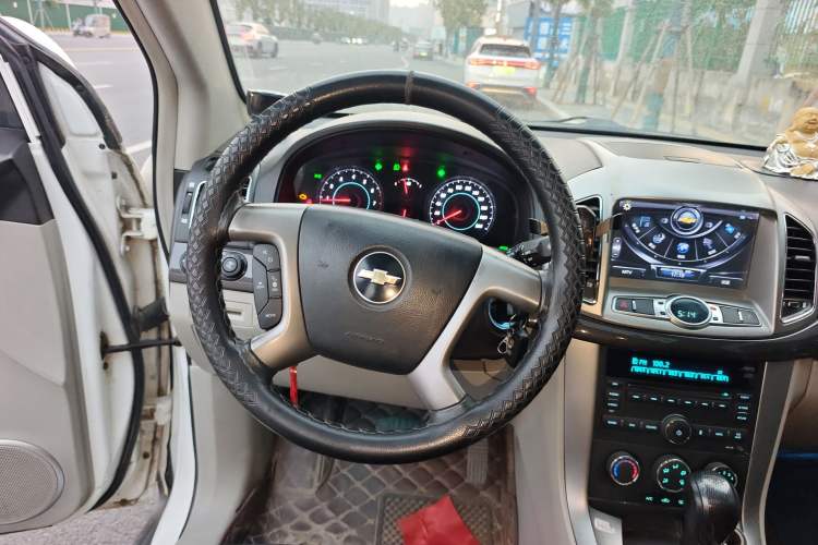 Used Chevrolet Captiva 2014 2.4L Two-Wheel Drive City Edition 5 Seats Steering Wheel