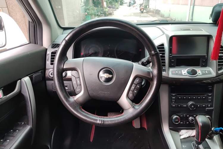 Used Chevrolet Captiva 2014 2.4L 4x4 Flagship Edition 7 Seats Steering Wheel