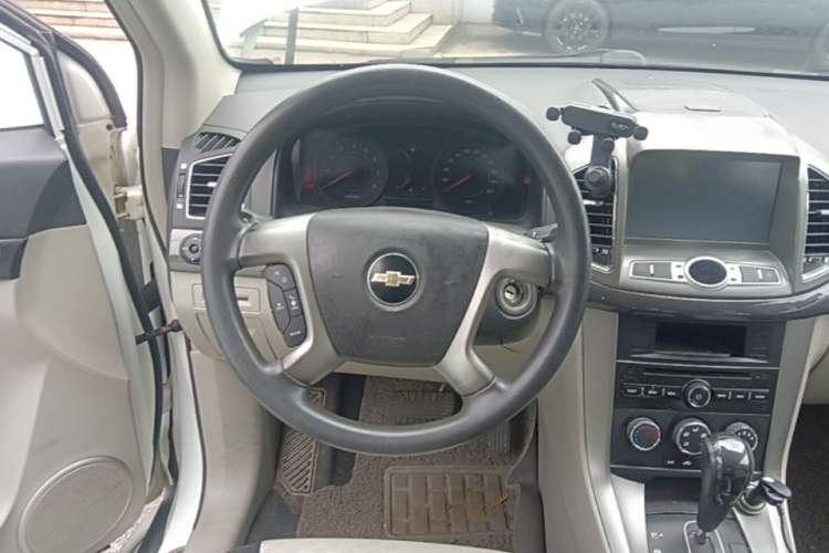 Used Chevrolet Captiva 2014 2.4L Two-Wheel Drive City Edition 5 Seats Steering Wheel