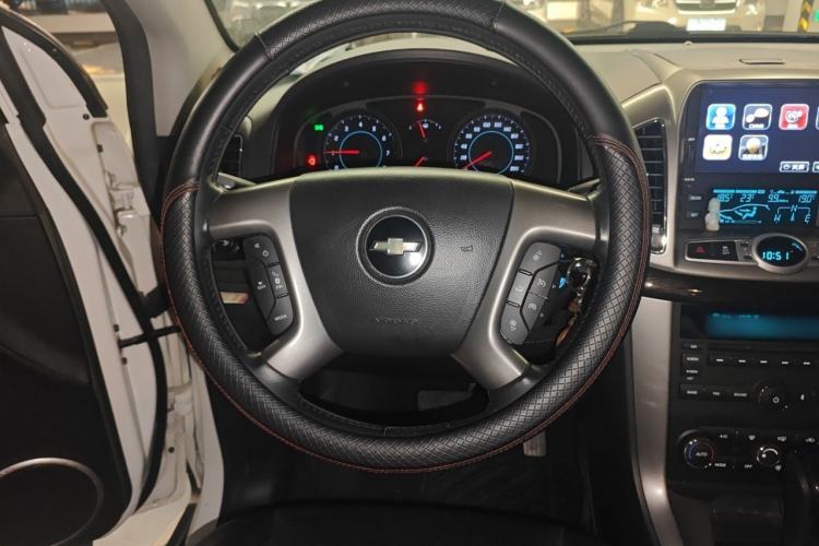 Used Chevrolet Captiva 2014 2.4L 4x4 Flagship Edition 7 Seats Steering Wheel