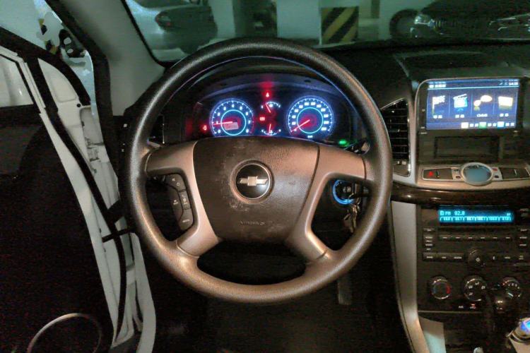 Used Chevrolet Captiva 2014 2.4L Two-Wheel Drive Urban Version 7 Seats Steering Wheel