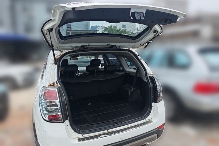 Used Chevrolet Captiva 2014 2.4L 4x4 Flagship Edition 7 Seats Trunk