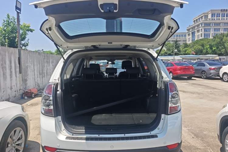 Used Chevrolet Captiva 2014 2.4L 4x4 Flagship Edition 7 Seats Trunk