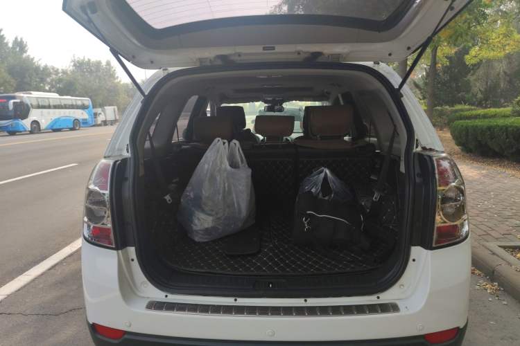 Used Chevrolet Captiva 2014 2.4L 4x4 Flagship Edition 7 Seats Trunk