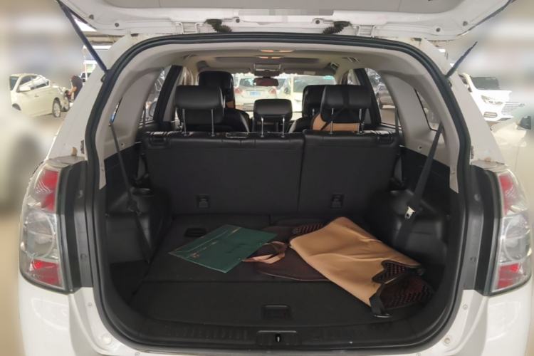 Used Chevrolet Captiva 2014 2.4L 4x4 Flagship Edition 7 Seats Trunk