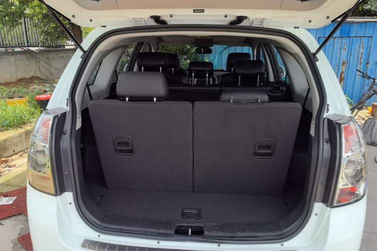 Used Chevrolet Captiva 2014 2.4L 4x4 Flagship Edition 7 Seats Trunk