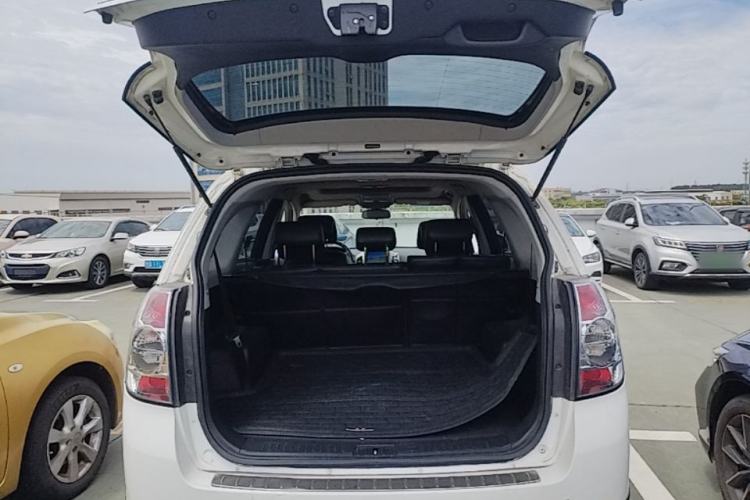 Used Chevrolet Captiva 2014 2.4L 4x4 Flagship Edition 7 Seats Trunk