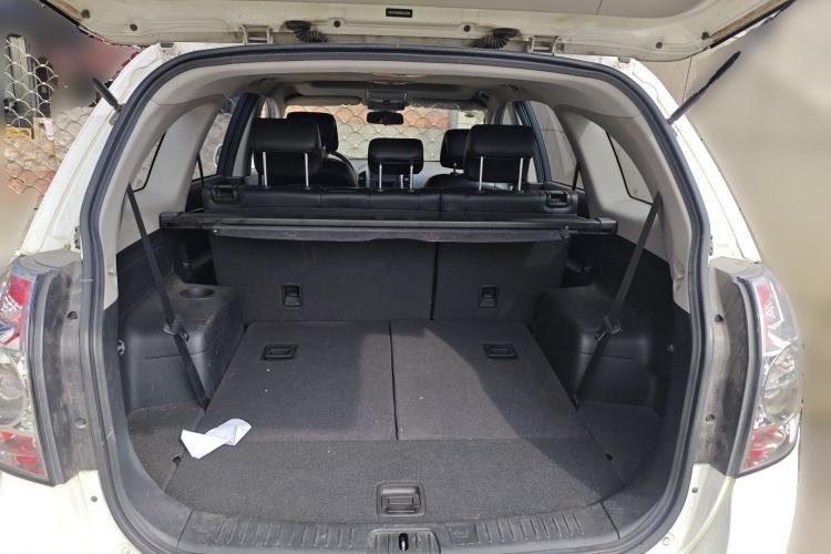 Used Chevrolet Captiva 2014 2.4L Two-Wheel Drive Urban Version 7 Seats Trunk