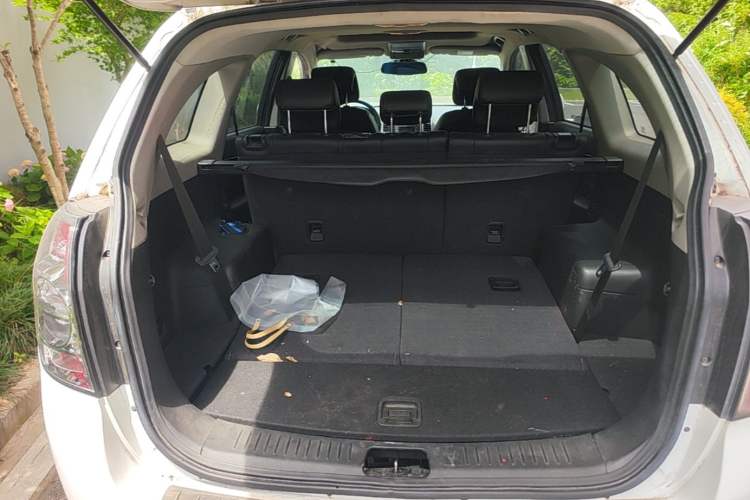 Used Chevrolet Captiva 2014 2.4L 4x4 Flagship Edition 7 Seats Trunk