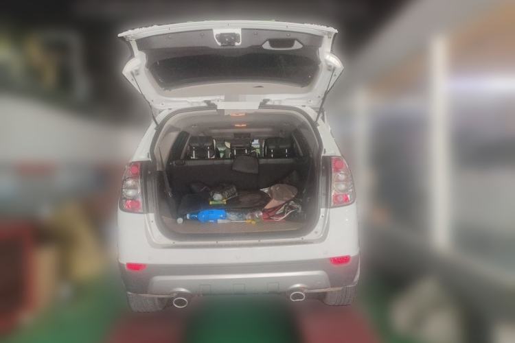 Used Chevrolet Captiva 2014 2.4L 4x4 Flagship Edition 7 Seats Trunk