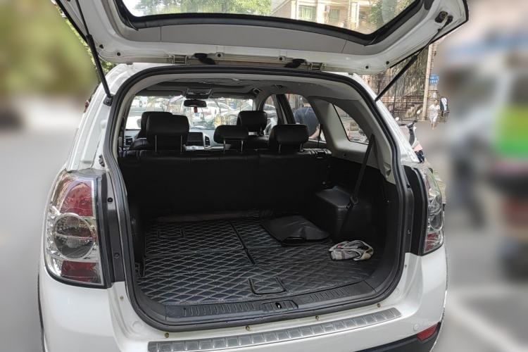 Used Chevrolet Captiva 2014 2.4L 4x4 Flagship Edition 7 Seats Trunk