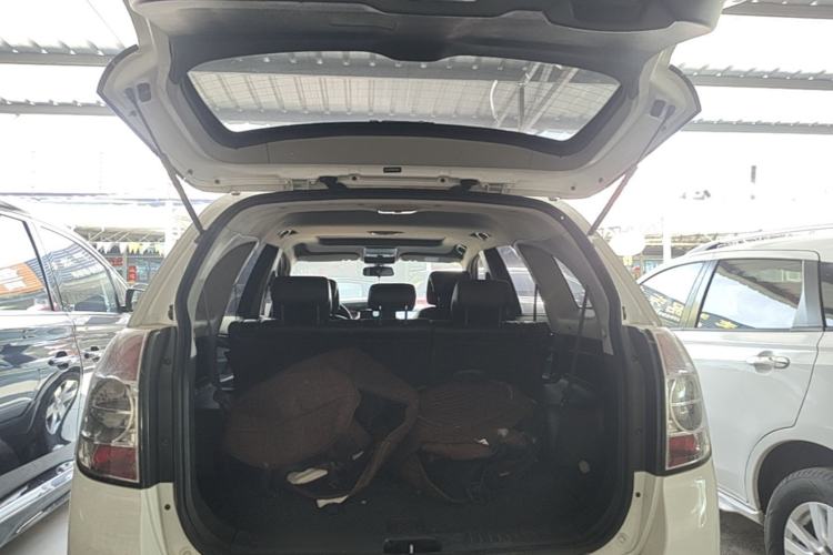 Used Chevrolet Captiva 2014 2.4L Two-Wheel Drive Urban Version 7 Seats Trunk