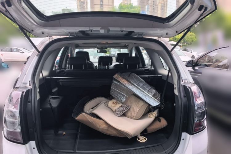 Used Chevrolet Captiva 2014 2.4L 4x4 Flagship Edition 7 Seats Trunk