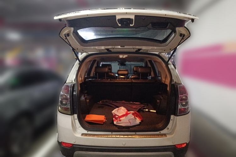 Used Chevrolet Captiva 2014 2.4L 4x4 Flagship Edition 7 Seats Trunk