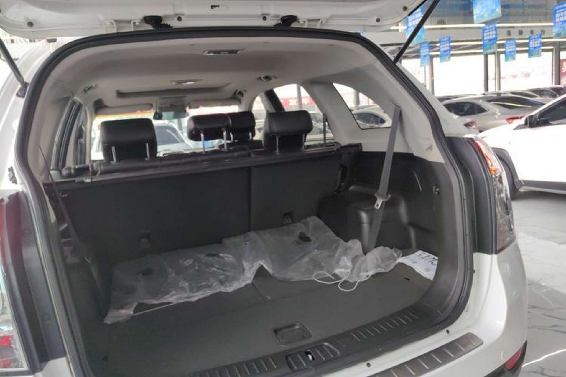 Used Chevrolet Captiva 2014 2.4L 4x4 Flagship Edition 7 Seats Trunk