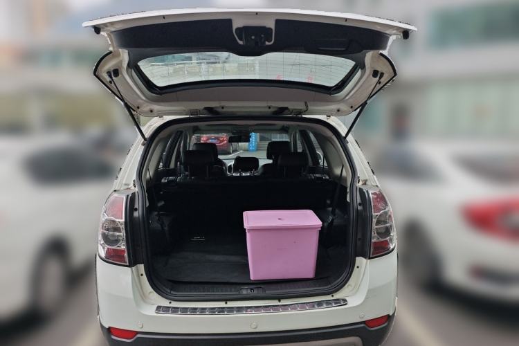Used Chevrolet Captiva 2014 2.4L Two-Wheel Drive Urban Version 7 Seats Trunk