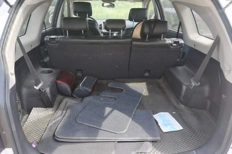Used Chevrolet Captiva 2014 2.4L Two-Wheel Drive Urban Version 7 Seats Trunk
