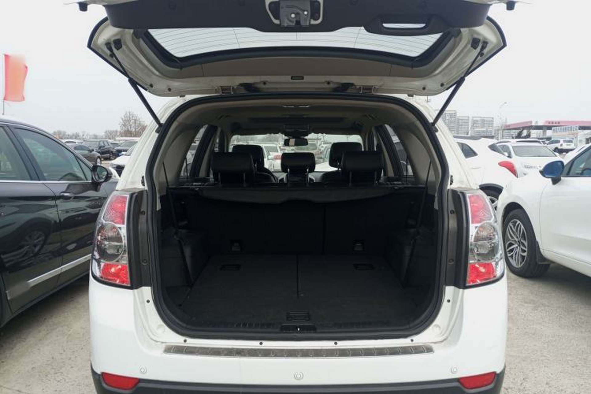 Used Chevrolet Captiva 2014 2.4L 4x4 Flagship Edition 7 Seats Trunk