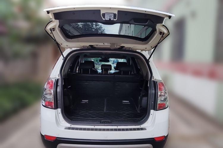 Used Chevrolet Captiva 2014 2.4L 4x4 Flagship Edition 7 Seats Trunk