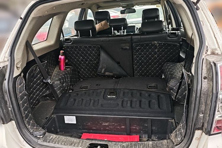 Used Chevrolet Captiva 2014 2.4L 4x4 Flagship Edition 7 Seats Trunk