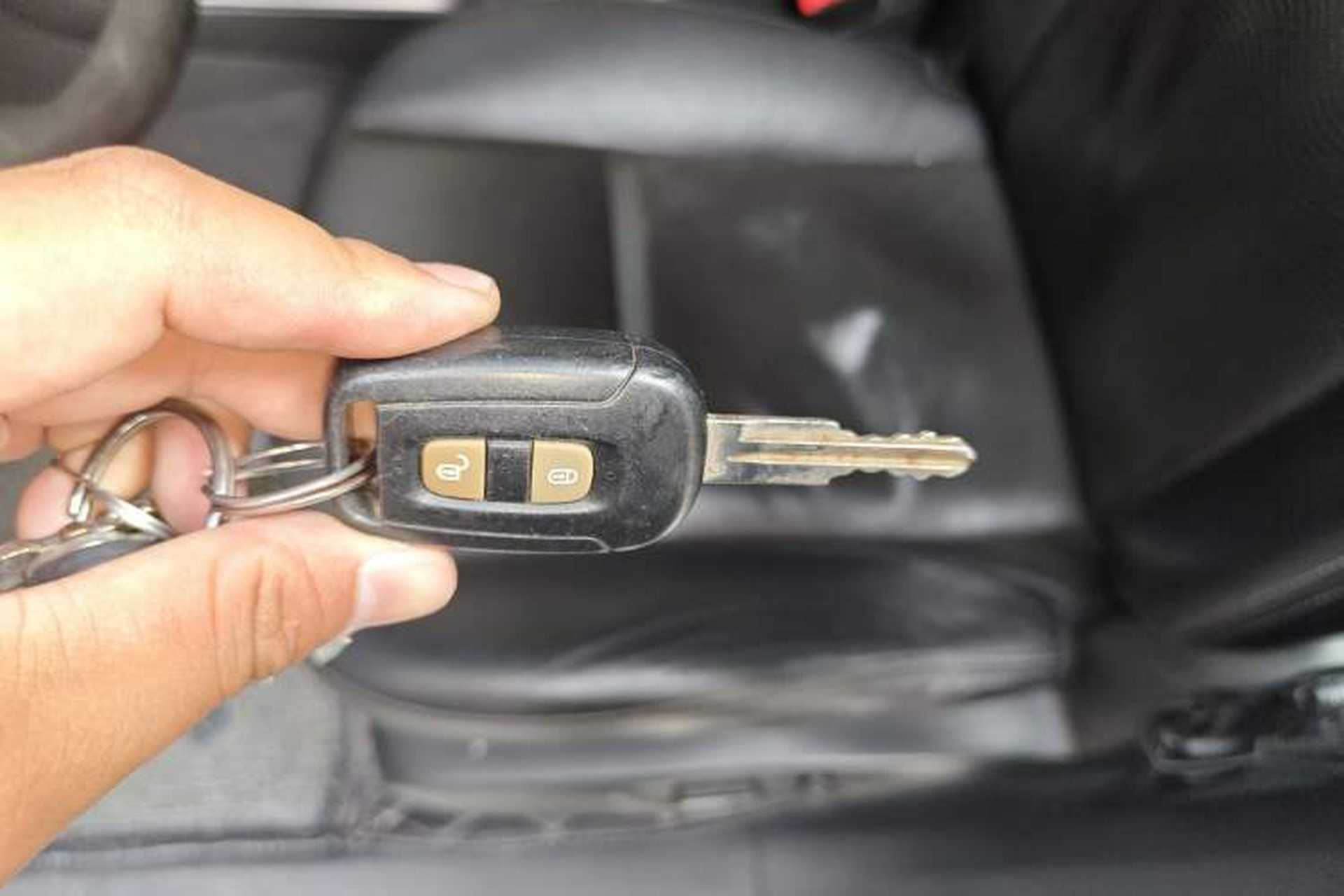Used Chevrolet Captiva 2014 2.4L Two-Wheel Drive Urban Version 7 Seats Vehicle Key
