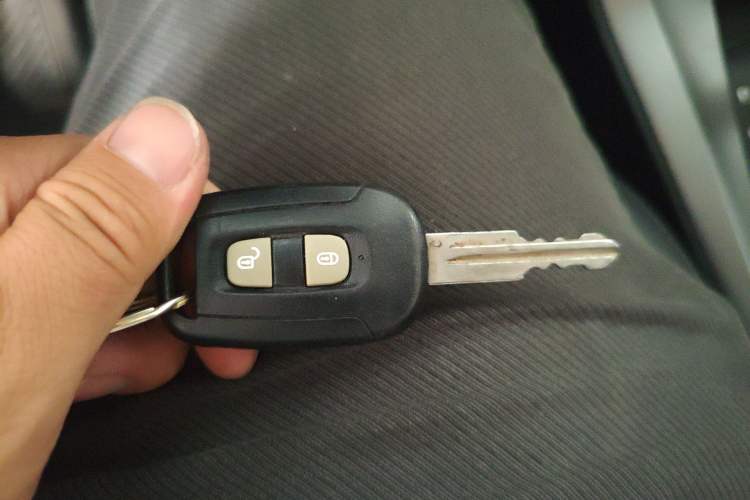 Used Chevrolet Captiva 2014 2.4L 4x4 Flagship Edition 7 Seats Vehicle Key