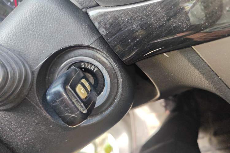 Used Chevrolet Captiva 2014 2.4L 4x4 Flagship Edition 7 Seats Vehicle Key