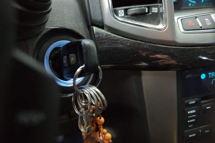 Used Chevrolet Captiva 2014 2.4L 4x4 Flagship Edition 7 Seats Vehicle Key