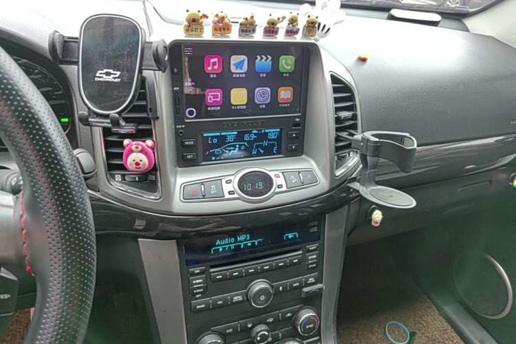 Used Chevrolet Captiva 2015 2.4L 4x4 Flagship Edition 7-Seater Audio And AC Panel