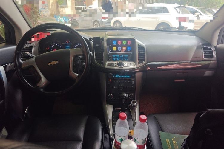 Used Chevrolet Captiva 2015 2.4L 4x4 Flagship Edition 7-Seater Center Console