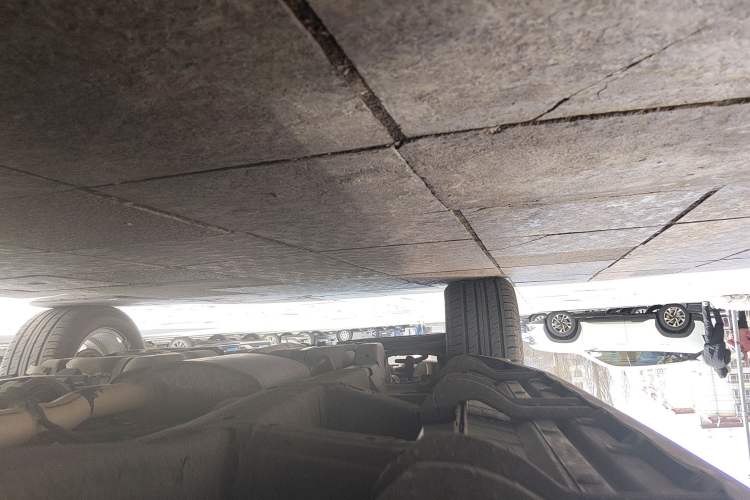 Used Chevrolet Captiva 2015 2.4L 4x4 Flagship Edition 7-Seater Chassis Front Right