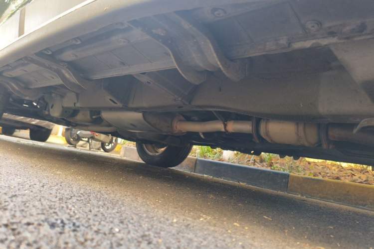 Used Chevrolet Captiva 2015 2.4L 4x4 Flagship Edition 7-Seater Chassis Front Right