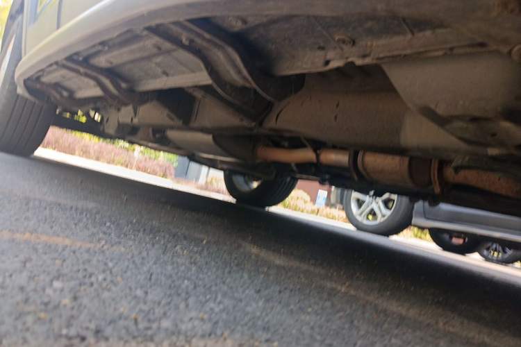 Used Chevrolet Captiva 2015 2.4L 4x4 Flagship Edition 7-Seater Chassis Front Right