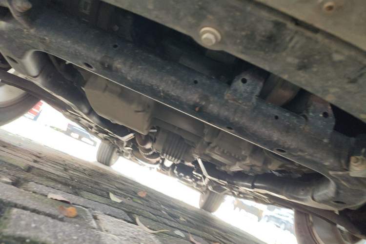 Used Chevrolet Captiva 2015 2.4L 4x4 Flagship Edition 7-Seater Chassis Front