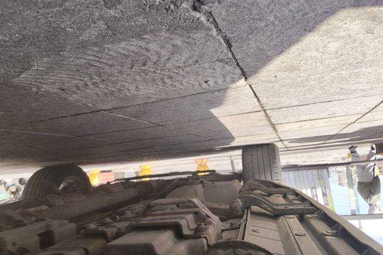 Used Chevrolet Captiva 2015 2.4L 4x4 Flagship Edition 7-Seater Chassis Rear Left