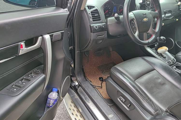 Used Chevrolet Captiva 2015 2.4L 4x4 Flagship Edition 7-Seater Driver Seat